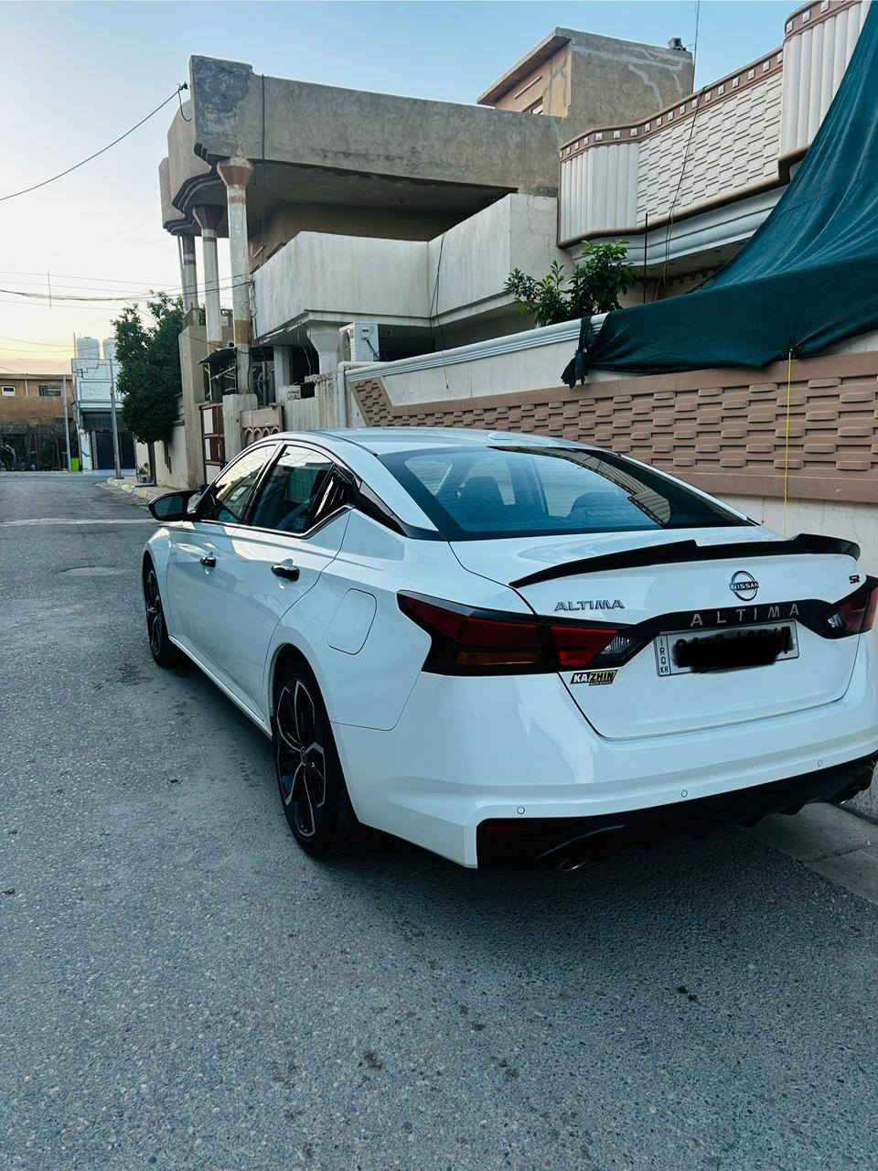 سلام عليكم 
نيسان التيما موديل 24 مواصفات sr لون ابيض ثلجي
حادثهه جاملغ طرف سكن والبونيد ايرباك بس ستيرن طاك وراجع سستم بلاد ماشيه٣٤ ميل
رقم سليمانيه بأسمي مواصفات الsr المعروفه 
تحكمات ستيرن شفتات ستيرن رادارات وحساسات ٣٦٠ 
كشنات جلد سعرهه ١٦٢ وبيهه مجال بسيط حك الجيه
للاستفسار اكثر *********** مكانهه بغداد

