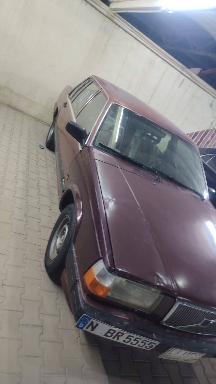 لسلام عليكم للبيع فالفو 740 محرك صار شهر من شادينه سياره كلشي شغال بيه   بس عايزه ترتيبات بسيطه والسعر 30 وبيه مجال رقم نجف راعيه يريد مداور                               الرقم ***********
