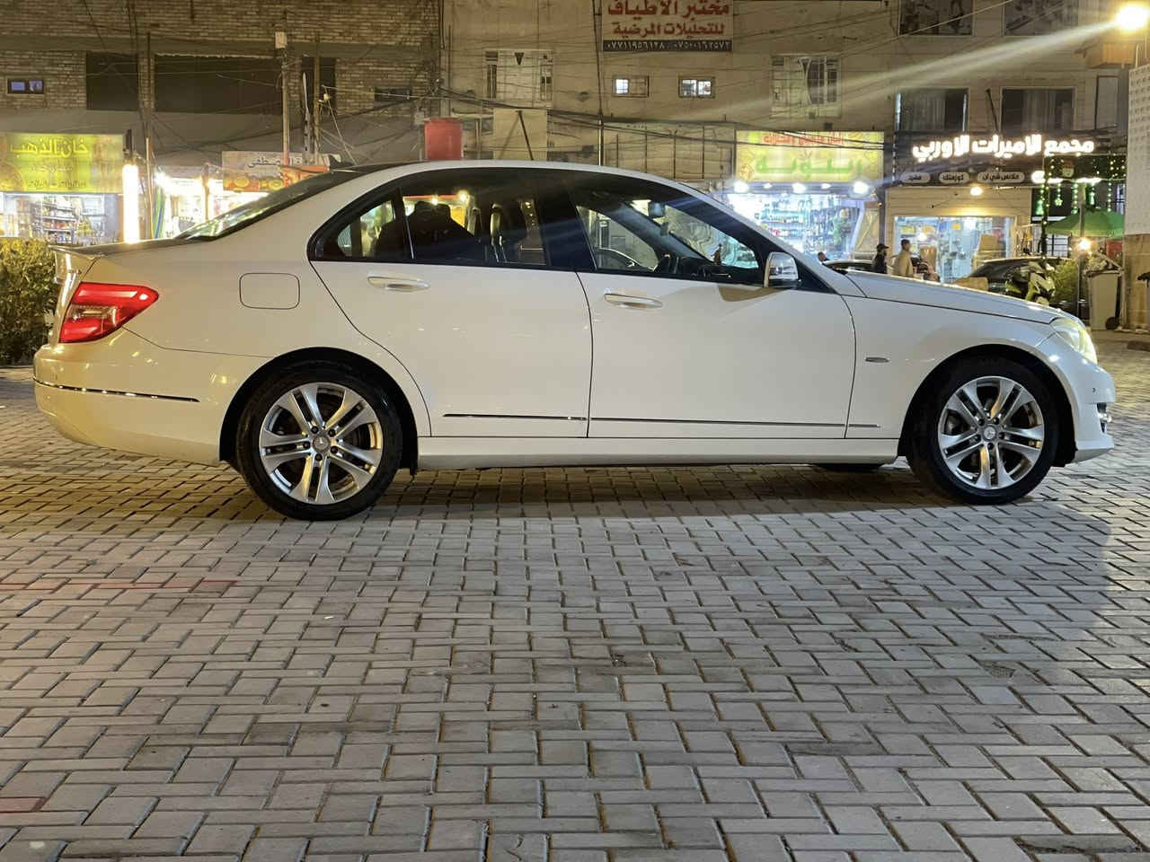 السلام عليكم:••  مارسدس وكالة AMG للبيع او المراوس حسب القناعه
مارسدس c200 موديل 2012 محدث بجم 2014 سياره (خليجي)سياره جديده بدون اي نقص تخم تاير  صدر كير مكينه دواخل كلهة مكفوله وسياره جديده
(ضرر موضح بصور السونار ) 
مواصفات ؛•
رقم سياره اربيل 
4 بصمات 
3 بردات 
3 انظمه قياده 
بنوراما وليس فتحة 
داخل جلد قرميدي 
كشنات كهرباء وخزن ميموري للسايق والصدر 
تحكم ستيرن جهتين مثبت سرعه  
لايت داينمك +دوار ويه فره الستيرن 
مكينه 4 سلندر حجم 2000cc تيربو 
وبعد هواي مواصفات السياره 
   افنكارد يعني فوول مواصفات للاخير  
سعر 120 وبيها مجال وللعلم مو اسعارها هاي بس اريد اغير لا اكثرر 
 
واتساب + اتصال ***********
