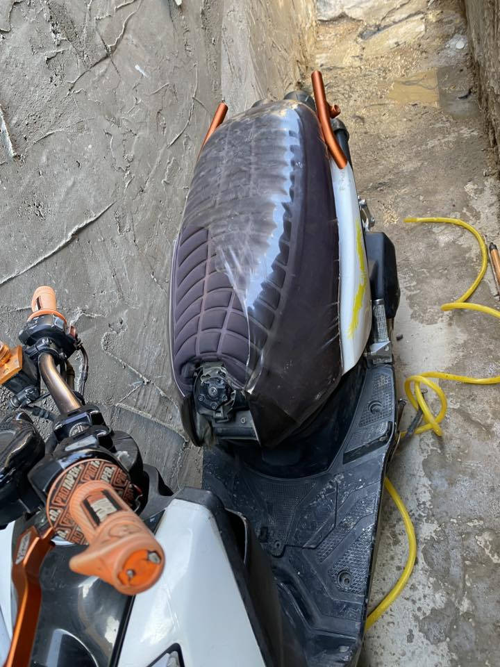 سلام عليكم دراجه البيع سكنس جبلي دراجه خير من الله مجفته بي هواي ترويد سعر مليون وبي مجال حك جيه شي بصيط مكان مدينة صدر  رقم لهاتف ***********
