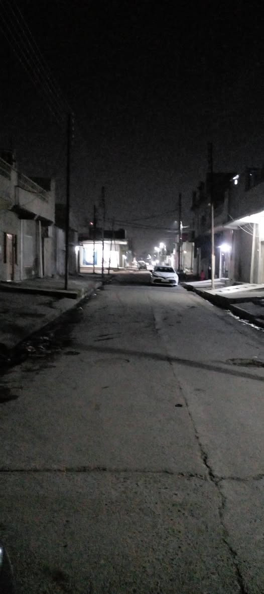 دار للبيع
الموقع : نينوى الشرقية (كراج الشمال)  قرب شارع القصاصيب
المساحة : 102
الواجهة  : 5 متر
الأتجاه : شروق تام
عرض الشارع : 12 متر
ط1 استقبال ومطبخ وهول وغرفة نوم
ط2 غرفة نوم وهول وصحيات
سند حديث المكاتبة مع الشرعي
للاستفسار
***********
***********نستقبل طلباتكم العقارية بيع شراء ايجار
