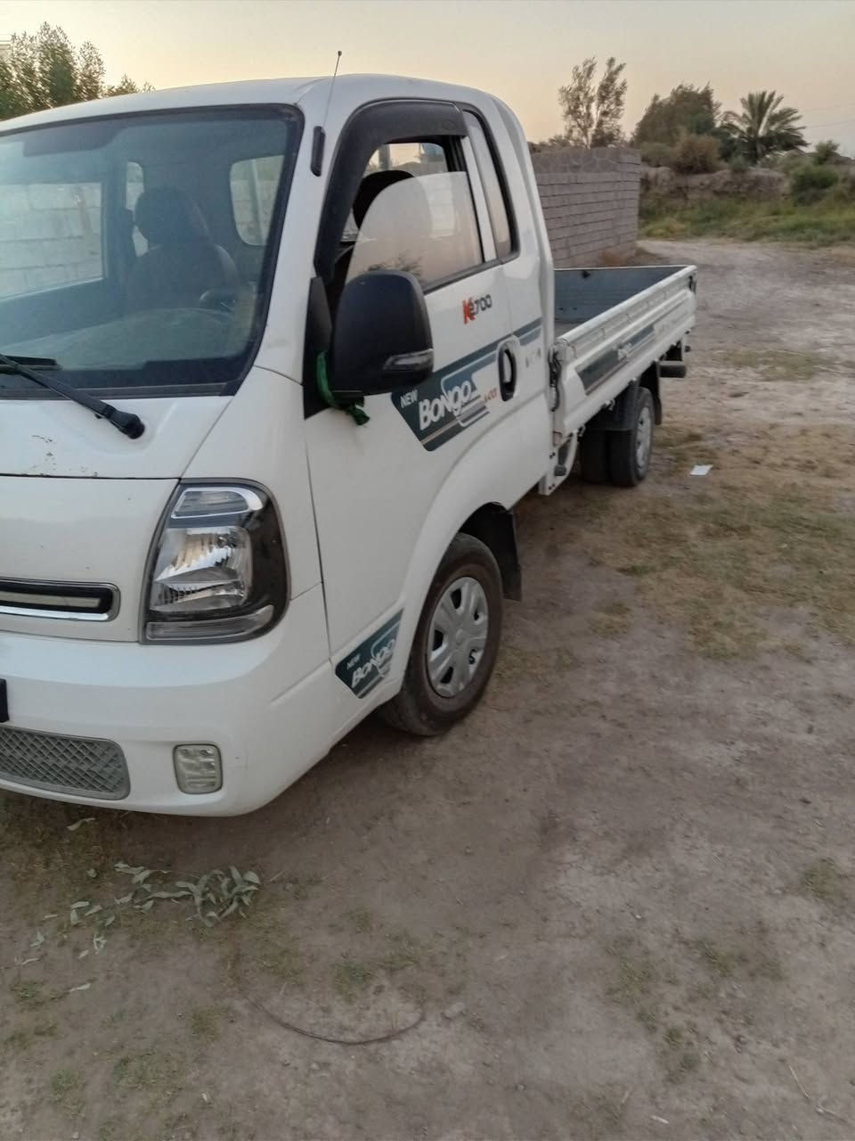 سلام عليكم كيا موديل22 مكفوله كير ومحرك تبريد ثلج ماشيه91  رقم بغداد سعر140 وبيه مجال اتصال ***********
