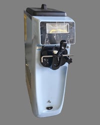 مكينة سوفت 95% نظافه استعمال كم مره فقط  سعرهه ٥٠٠ الف وبي مجال  الجدي...