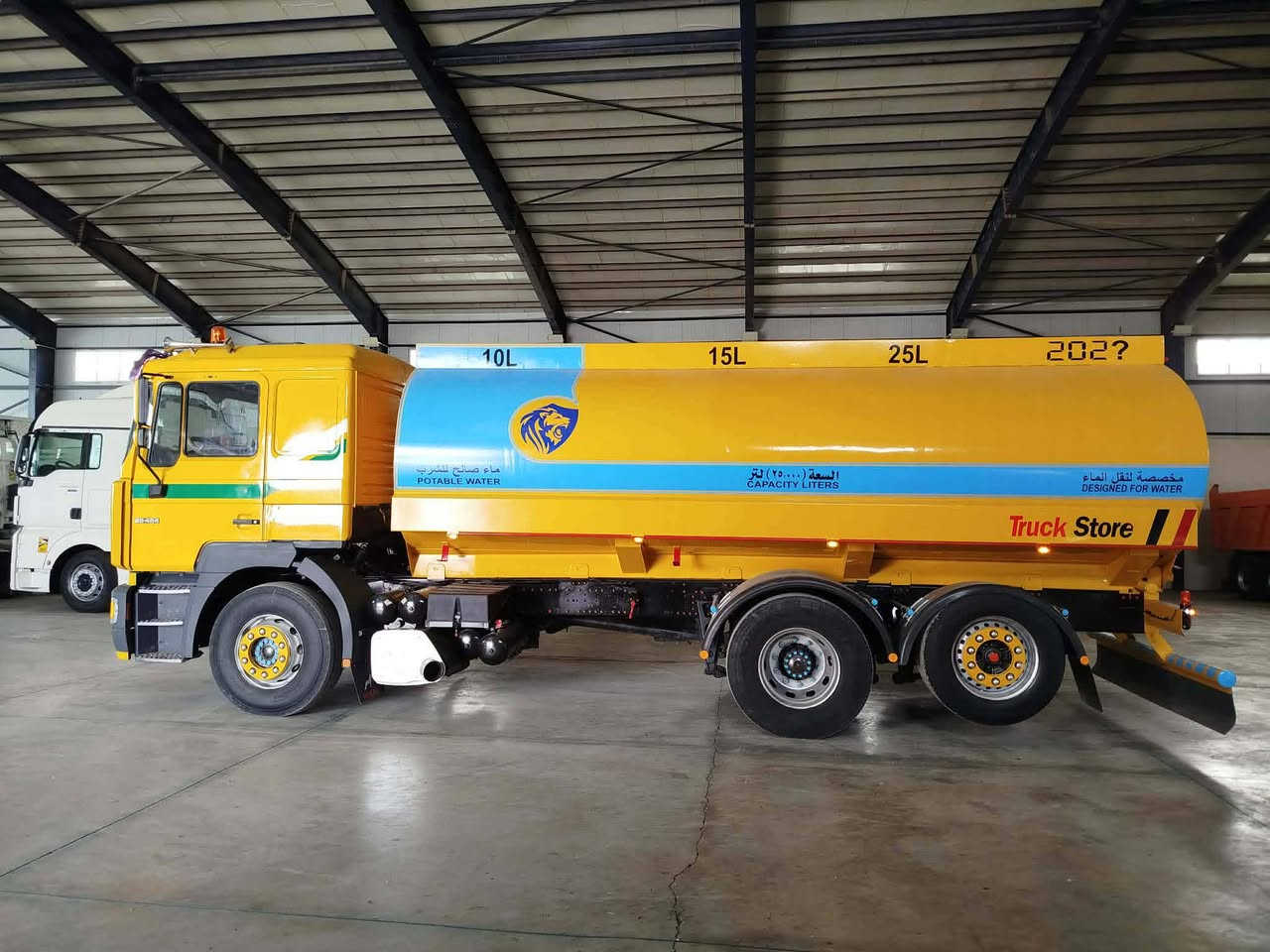 السلام عليكم ورحمة الله وبركاتة 
مان 2001 صقر تنكر للبيع 
حجم المكينة 464 كير عادي 
حجم التانكي 17 الف لتر 
سياره تخم تاير سنوية لغاية 2028 
سياره جاهزة للعمل كله بشرط 
رقم الهاتف : ***********
