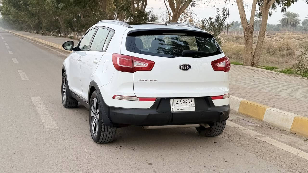 السلام عليكم ... 
للبيع سبورتج 2012 خليجي رقم بغداد الجديد 
مكفوله كفاله عامة من كل شي 
السياره جديدة جداً كير محرك صدر كلة مكفول
داخل احمر 
كشن جلد 
تحكم ستيرن 
اناره لد والمزيد من المواصفات  
المكان السياره الدجيل 
السعر 145وبيها مجال
رقم الهاتف***********
