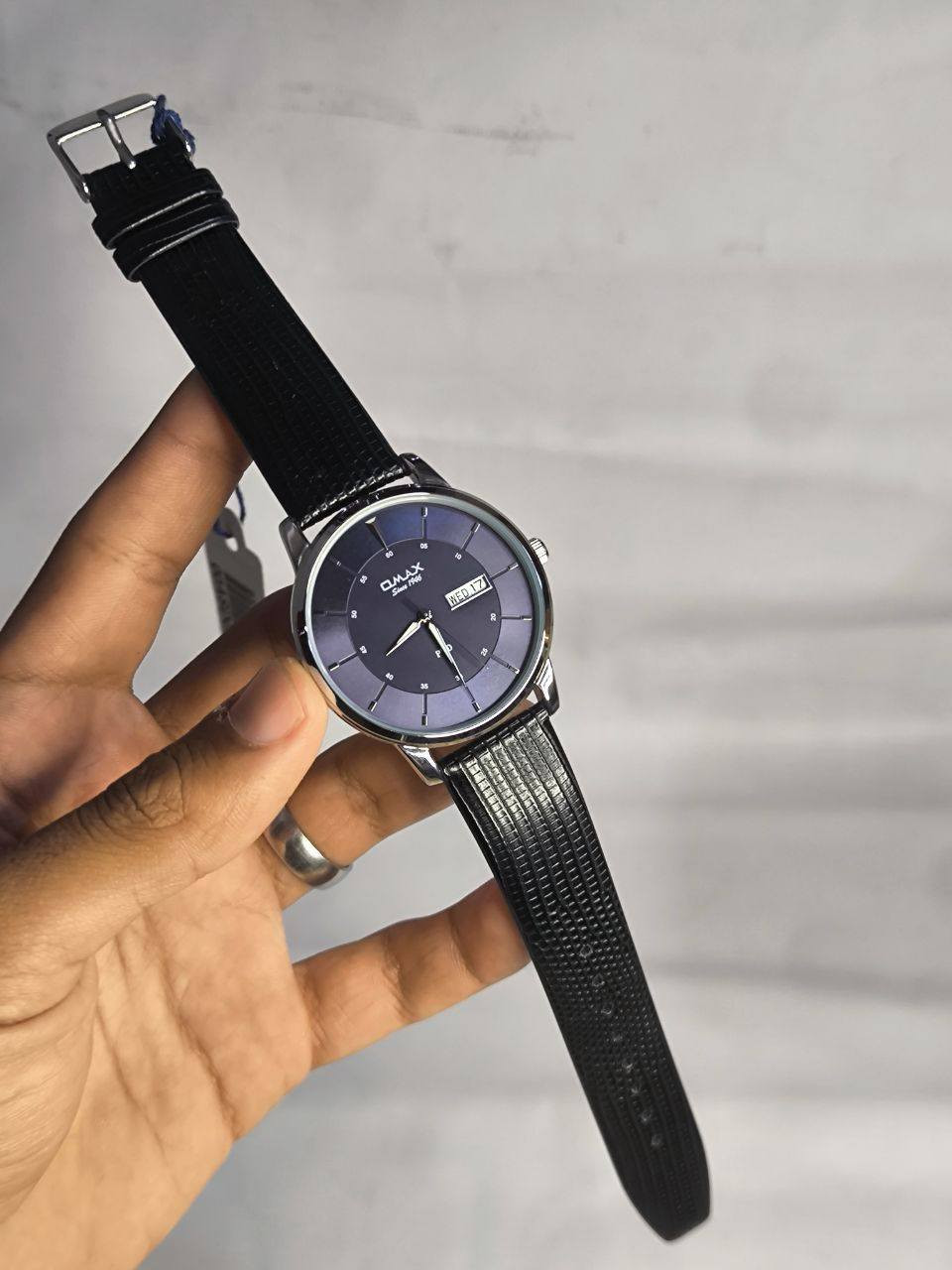 ساعة  OMAX الاصلية سويسرية
تحفة فنية
مصممة للذوق الراقي
مكينة كوارتز ياباني اصلي عملاقة
هيكل ستانلس ستيل طلاء بتقنية POV🔥
ميناء اسود فخم مزودة بمنفذ تاريخ شهري + اسبوعي
مقاومة ماء 30 متر
زجاج معدني ضد الخدش
سير جلد فاخر ( جلد الثعبان)
مختمة بالكامل

السعر :-45 الف ع اول تم 
للحجز والاستفسار يرجى مراسلة الصفحه


**إذا كنت صاحب هذا الإعلان وتريد حذفه لأي سبب، رجاءا أرسل رسالة إلى الدعم الفني**