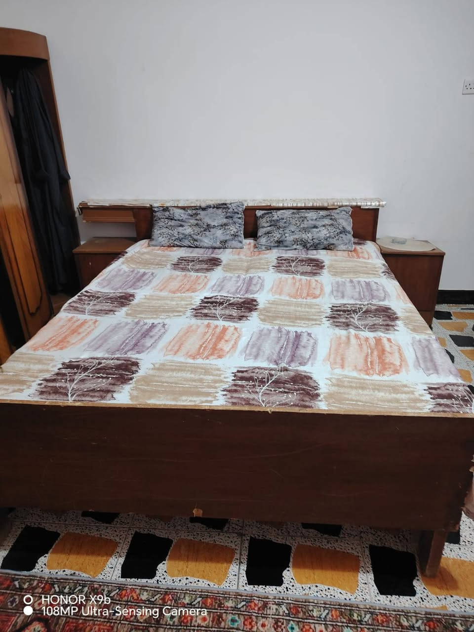 غرفه للبيع سعر ٢٠٠ وبيها مجال فقط لباب لي بل وسط يرادله شد


**إذا كنت صاحب هذا الإعلان وتريد حذفه لأي سبب، رجاءا أرسل رسالة إلى الدعم الفني**