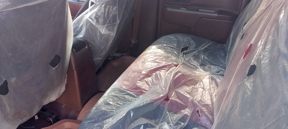 سلام عليكم بيكم كريت ويل ٢٠١٣ قادسيه وسياره جديده 
 مكفوله من كلشي ما عده خياسات بل دوس وبل باب سائق سيارة جديده مال جنايه تبريد ثلج وي سويج .كير ومكينه وكسل خير من الله حداديه خير من الله رقم جديد مصفره ضريبه وغرامات سنويه 2030 هزه جديده سياره بمسي شوكت ما تردين مداور حاضر مكاني كربلاء طوريج ناحيه خيرات. سعر ٦٨.*********** وبيه مجال قليل،علمن سياره للمراوس بسياره زغيره مثل النتره اكسنت أي كان حتي لو بيه ضربه بيه صبخ بس كون نضيفه موديل ٢٠١٤ وفوك
