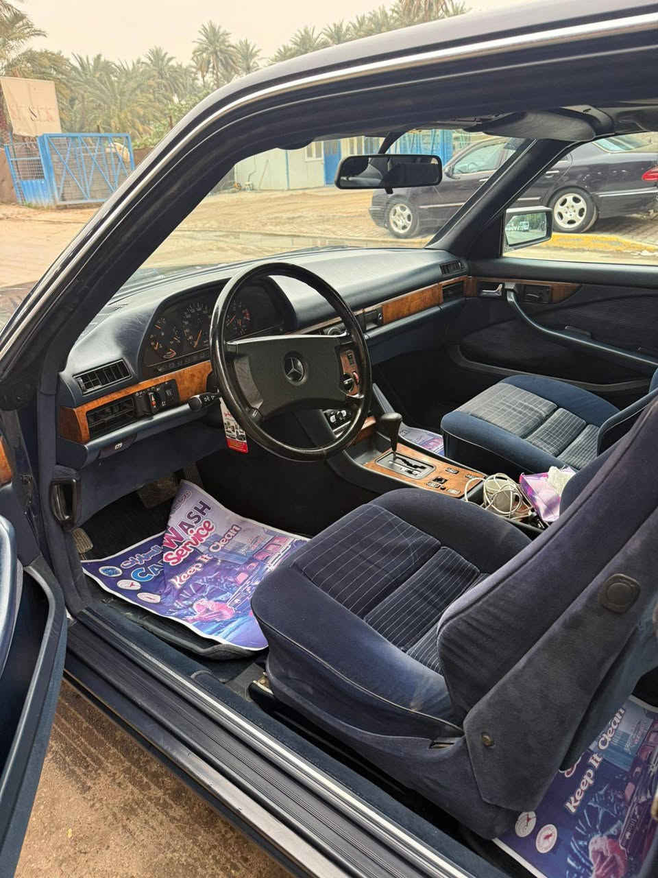 السلام عليكم اخوان ...مكلف بالنشر
للبيع....
مرسيدس كوبيه 560selموديل ١٩٨٧
لون حبري بلادية بالكامل 
تخم تاير وباتري جديد 
للاستفسار فقط اتصال


**إذا كنت صاحب هذا الإعلان وتريد حذفه لأي سبب، رجاءا أرسل رسالة إلى الدعم الفني**
