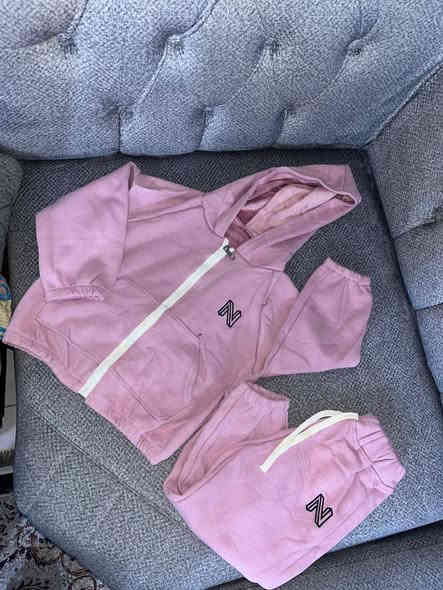 تراك بناتي ولادي شتائي مبطن عمر ٣و٤سنوات ٣قطع
٥و٦ سنوات قطعه
١١و١٢ سنه قطعه
٧و٨ سنه قطعه
سعر ١٢...تواصل@kameel66 او وتساب***********
