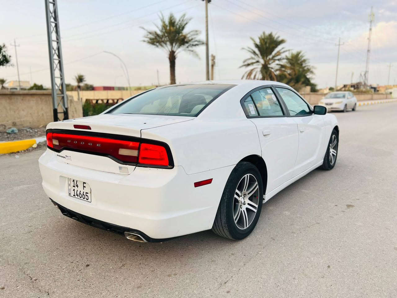 سلام عليكم دوج شارجر موديل 2011 وارد امريكي كفاله عامه رقم بصره دولي حره تحويل ثاني يوم بسم المشتري موصفات نص فول بصمه تشغيل بصمه ابواب ويل كب حجم 18 معه تخم تأير توني شاده دواخل بيجي سياره ستخدام شخصي محرك 3600 سته سلندر  وبعد بيه موصفات مكان سياره ناصريه مركز سعر 145 وبيه مجال بسيط الاســـتفسار ***********
