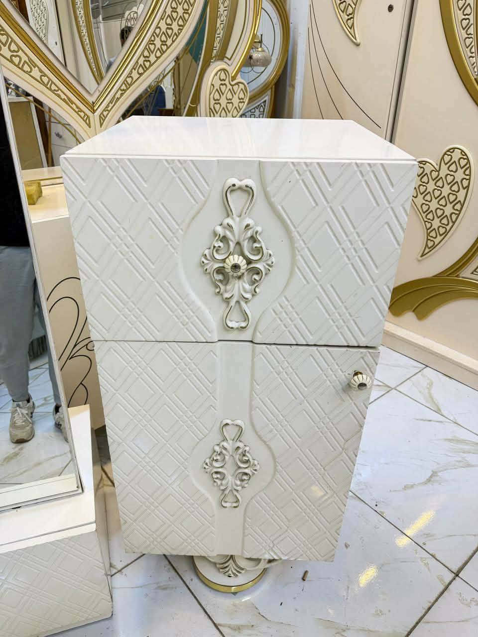 غرفة نوم مستخدمة نضافة 85‎%‎
عدد القطع9
كوالتي عالي 
شغل ثقيل 
سعرها 850/800
شد ونقل داخل بغداد مجاني


**إذا كنت صاحب هذا الإعلان وتريد حذفه لأي سبب، رجاءا أرسل رسالة إلى الدعم الفني**