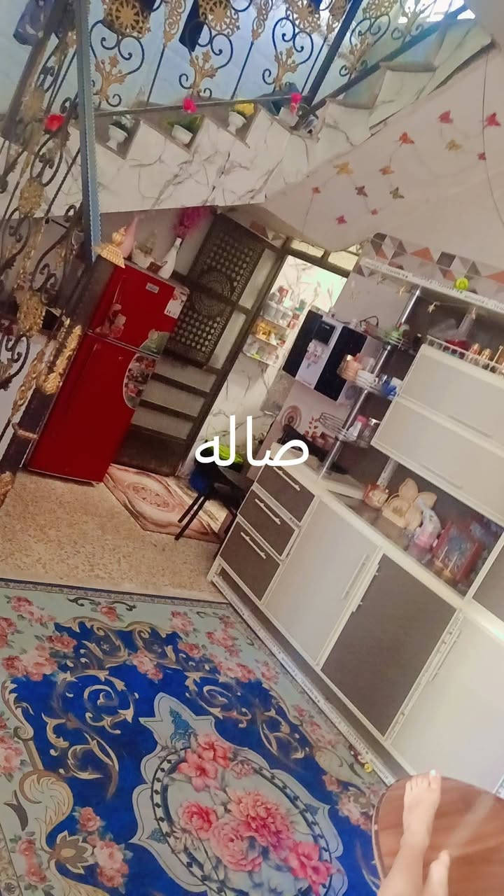 من رخصت ابو البيج عندي بيت للبيع بناء جديد نضيف كاشي سيراميك ماي كهرباء كله متوفر المكان حي البتول الزراعي مشمول طابو  مساحه 80متر سعره 65 ***********
