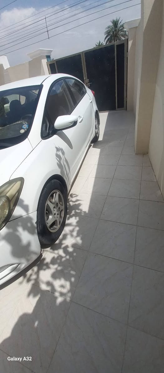 سلام عليكم كيا سيراتو 14مكينه 1600دوش سيارة حلوة مابيه نقص  بيه صبغ قطع ابيع احزام السعر 100ورقه للاستفساراكثر اتصل ***********
