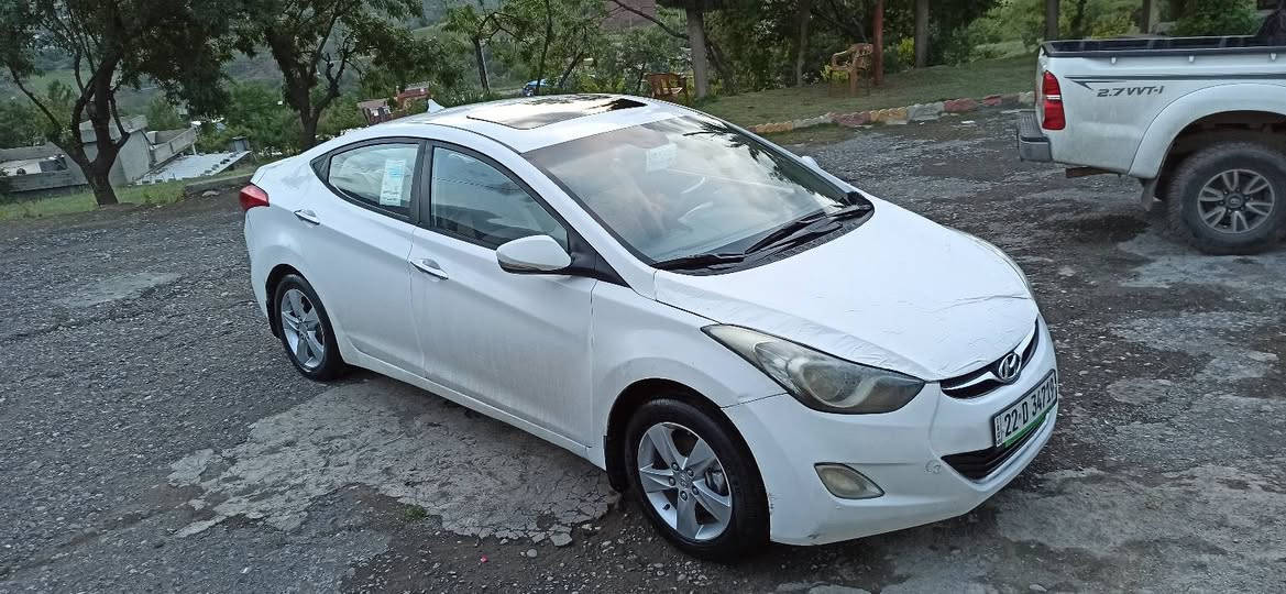 ئەلنترا مۆدیل 2013 قەپات مۆسەفات سەنەو هەزە نوێ گێڕ و مەکینە بەشەرت دوو پارچەو هەردوو دۆسەی بۆیاغە کەمێک تەزریە هەیە سعری 98 مەجالێکی کەم *********** سوران, أربيل
