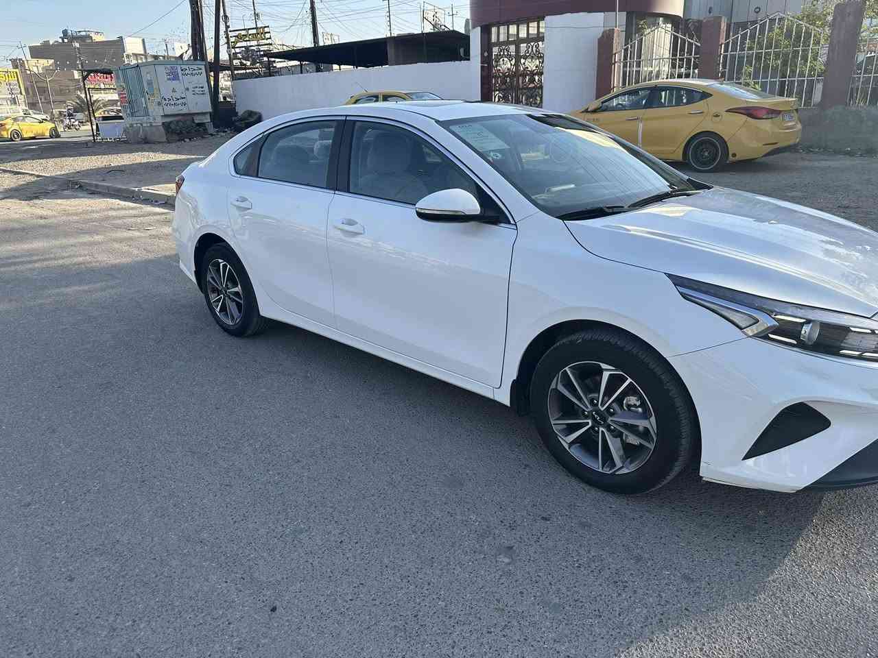 ‏كيا سيراتو موديل 24 مكفوله من الصبغ والبارد محرك 2000 فول السياره ضمان شركه دوليه بيها ضمان 3سنوات ونص وتبديل الدهن كله بالشركه مكان السياره بغداد البلديات السعر 188 شراي اتصل مامتواجد عالفيس الرقم شغال وباسمي تحويل ثاني يوم 
***********
