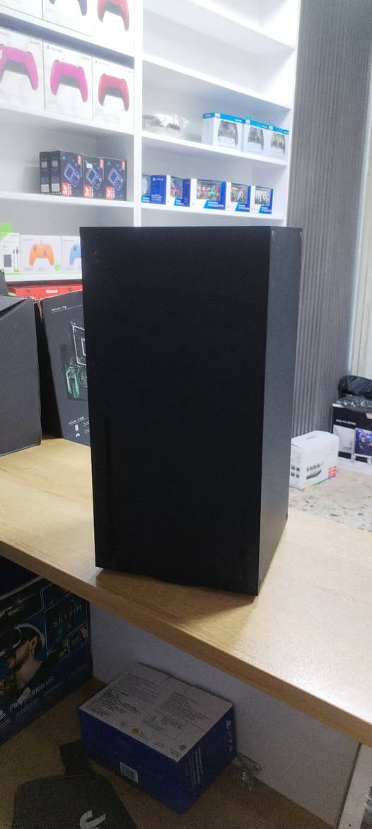 سيريس اكس اصدار 2022
جهاز نضيف ممفتوح موجود توصيل ويا جوستك الاصليه مال جهاز 
نهايته 550
البطاريات ب 15
متوفر توصيل 
للتواصل واتساب ***********
