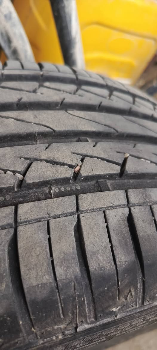 السلام عليكم
تايرات كورلا حديث للبيع مستخدمات اخت الجدد صناعتهن صيني شركه NASTREK ابو الأسد نوعيه ممتازه سنه الصنع موضح بالصوره 2025 تقريبا بشهر الخامس وحرف (V) تحمل سرعه 240 قياسهن 205/55R16 السعر 110 تخم كامل

***********
