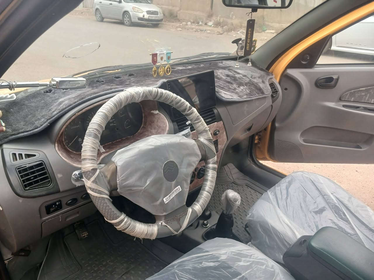 سلام عليكم سياره طيبه مديل ٢٠١٥ سياره خير من الله كير مكينه كشر  مكفولات لا طخه ولا ضربه مكاني زعفرانيه 
السعر ٤٥ رقم الهاتف ***********
