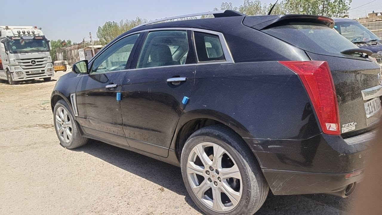 كاديلاك srx موديل 2013 خليجي
سقف بانوراما مع فتحة ثلاث حركات 
كراسي كهرباء جلد 
تشغيل بصمة 
نظام صوتي أصلي Bose مع   +  Sub-Hoover  
شاشة كبيره
قاصة سريه 
جنط مقاس 20 انش 
محرك V6 سعة 3.6 لتر، بقوة 308 أحصنة قوي جداً مثبت سرعة 
تحكم ستيرن 
حساس ضغط الهواء في الاطارات
نظام  ABS,ESP
شاشة لمعرفة جميع اعطال السيارة وكمية استهلاك الوقود 
والكثير من المواصفات لم تذكر 
محرك  بلادي 
السياره حادثه الجاملق الأيمن ومعمر موضح بالصور  
السعر 90   ((مكلف بالنشر ))
الهاتف *********** موجود واتساب .
