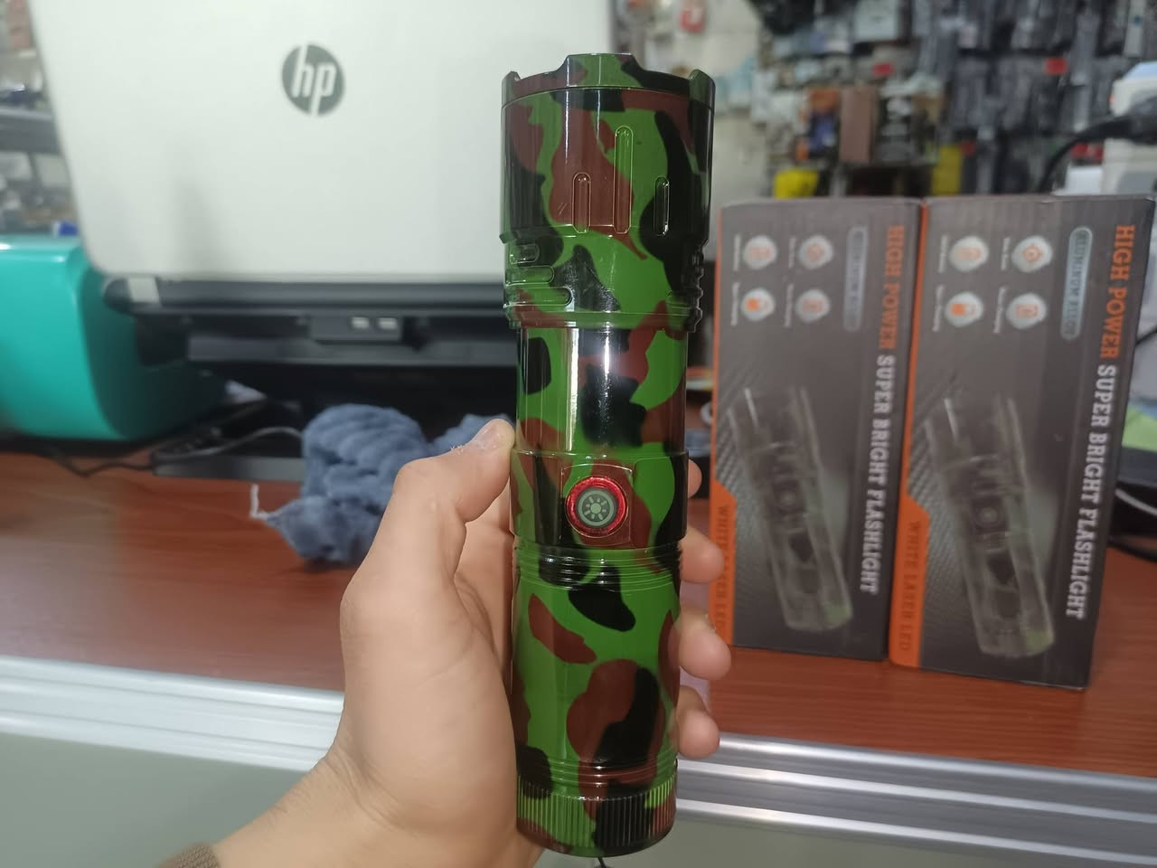 يعلن مركز القمه للموبايل
عن توفر لدينا لايتات قوي جدا بطاريه كبير جدا 
تفيد الاستخدام في الجيش و طريق البر وشحن تايبسي ويستخدم ايضا  بور بنك 
عنوان المحل بلدروز شارع المسعوديه اسم المحل القمه للموبايل 
الكميه محدوده 
ملاحظه يوجد خدمه توصيل محافظات 
بإدارة وإشراف 
سيد حمزه سبتي النداوي و محمد ابراهيم


**إذا كنت صاحب هذا الإعلان وتريد حذفه لأي سبب، رجاءا أرسل رسالة إلى الدعم الفني**