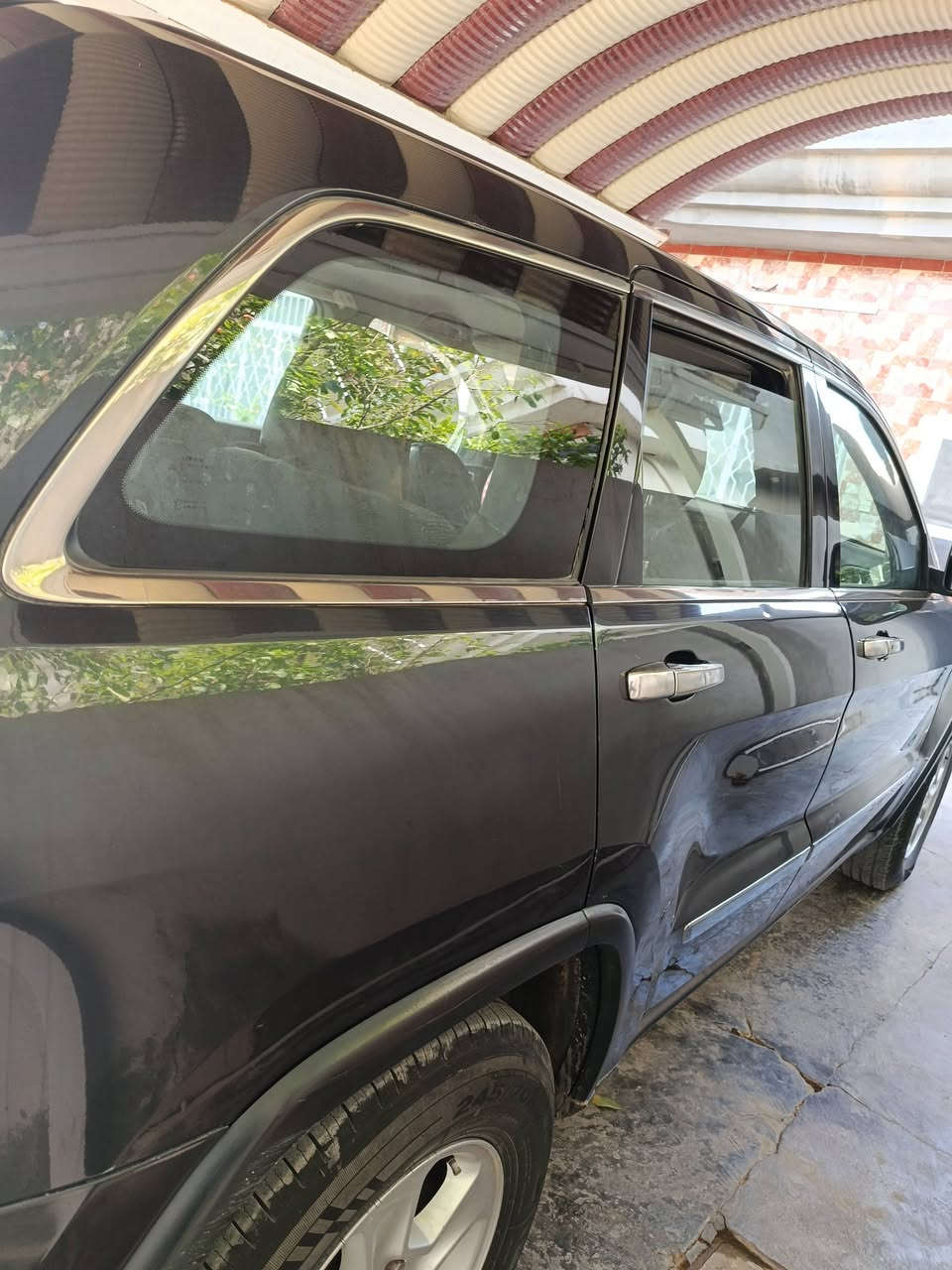 السلام عليكم جيب لاريدوا موديل 13 للبيع او المراوس السيارة باسمي رقم بغداد انكليزي سيارة جاهزة تخم تاير السعر 160 للتواصل معنا عبر الرقم ***********  او عبر  الواتساب مكان السيارة بابل حلة
