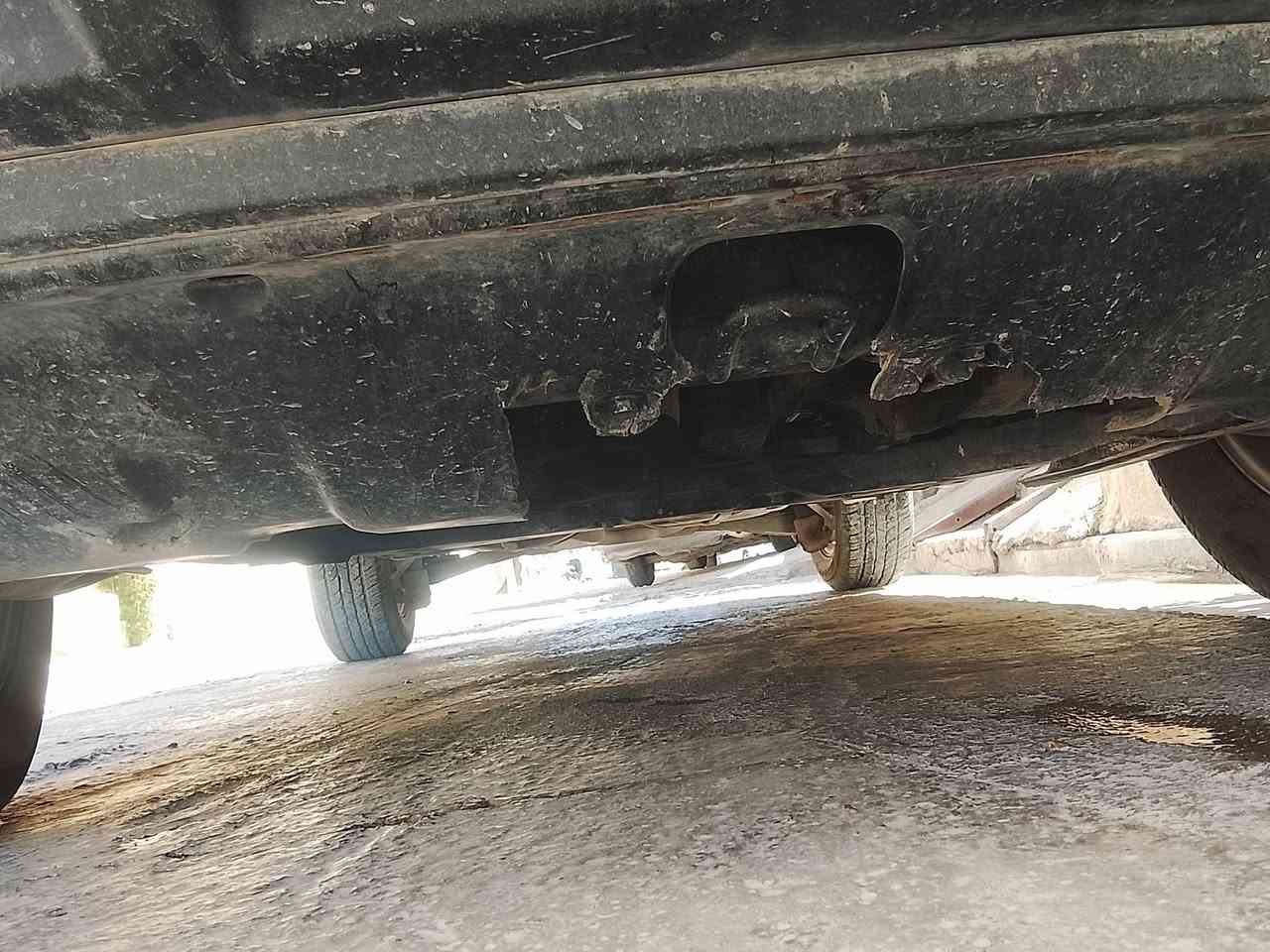 سڵاوی خوا .
هۆندای سانتافی  مۆدێل 2009 سڵایت جلدو هیتەر و فول

کۆدی بۆکـــــراوە !!!!!!!!!

مەکینەی گاز 

گێڕئۆتۆماتیک و عادی

گێڕو مەکینەی بەشەرت مەزبووت

تەبرید ساردو گەرم لەجێی خۆی ئیشەکات 
کارەبایی و فڵچەو لایت و هەمووی مەزبوت

لێدراوو مەعجون و زەڕبەی پێش  دوابەشەرت 

سەقفی پاک و جوان و بێ قوپاوی  و سارد و سبوخ

دواخلی ڕێک و جوانە بەرگەدەرگای جوان و بێ نەقس

ئاوێنەی کارەبایی 

کوشنی،هیتەر دواوو پێش 

حاسەی بەگ 

سلایتی ئیشەکات مەزبووت

ئەنجکتەری مەزبوت

نزیکی چوار پارچەیەک بۆیاخی هەیە 

بەڵام من بەحیزام ئەیفرۆشم 

سەقفی بەشەرت مەعجون و سبوخ ساردی نییە

جەستەشی هیچ ساردو مەعجونێکی نییە

بڕاوەی دووبەییە 

موشتەریت تەلەفون بکە موشتەریش نیت قسەی زیادو کەمم بۆمەکە گوێت لێناگرم لەگەڵ ڕێز

شوێن کەلار 

 تیل ***********

