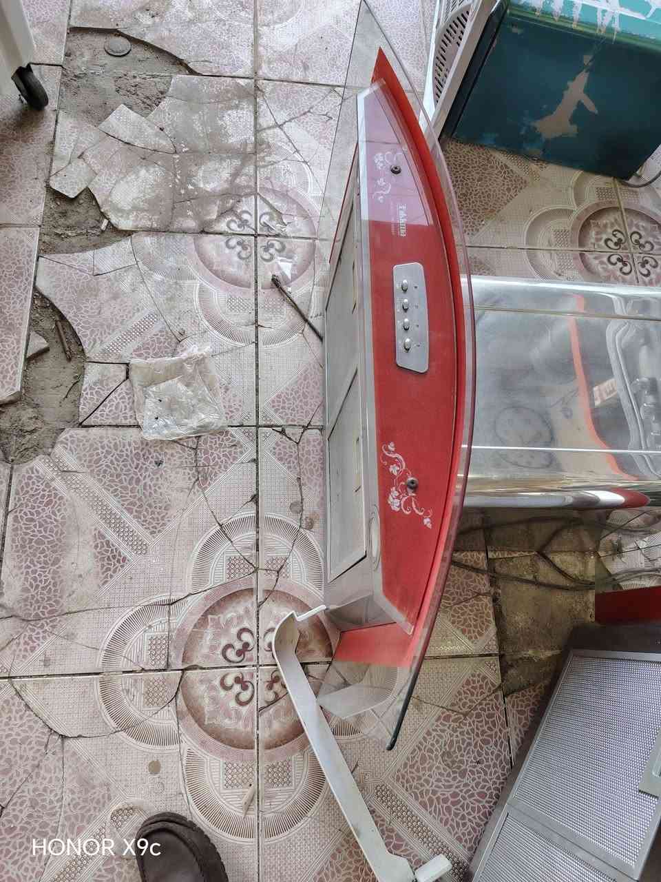 شافطت مطبخ اصليه اللي يريد منهن يخابرني  ***********
