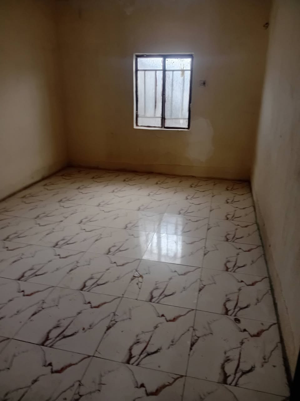 السلام عليكم بيت تجاوز بالمحمودية حي بدر بيت نضيف وجبير وحديقة للاستفسار *********** الشراي يتصل ع وتساب
