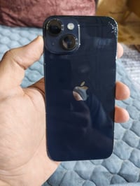 ايفون 14 عادي ذاكرة 128 بطاريه 80 بيه فطر ونقطه بلحافه وفطر بالظهر مرو...