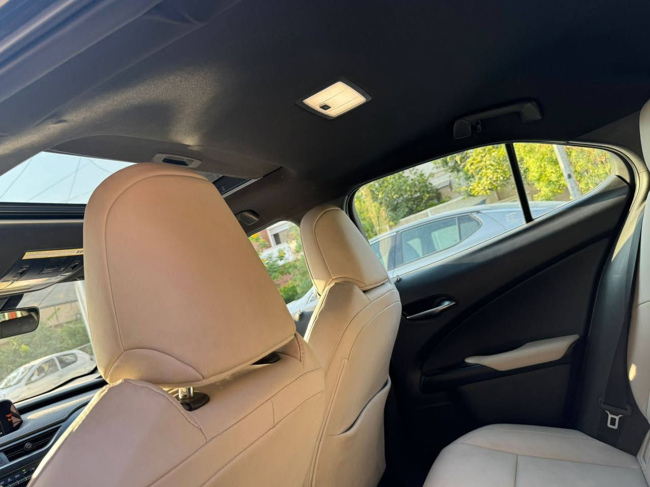 السلام عليكم
lexus ux 250h موديل ٢٠٢٢ الحادث فقط باب السايق مبدل كل الصور والضربة من امريكا موجوده وكذلك السونار السعر ٢٥ وبيه مجال لان مستعجل للتواصل عله هذا الرقم ***********
