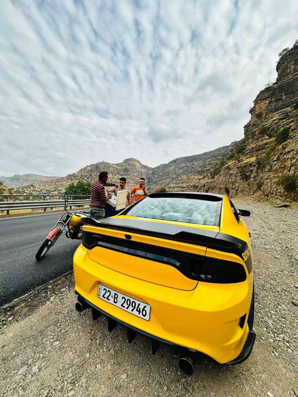 سلام عليكم جارجر موديل 2017
موصفات ارتي محدثه ( اس ارتي )
ماشيه ٩٩ كيلو الحادث موضح بصور وحدثه بلعراق بيه الغد ايسر 4قطع صبغ  نفس الحادث مال مريكه سعر
 150وبيه مجال رقم ***********وتساب
