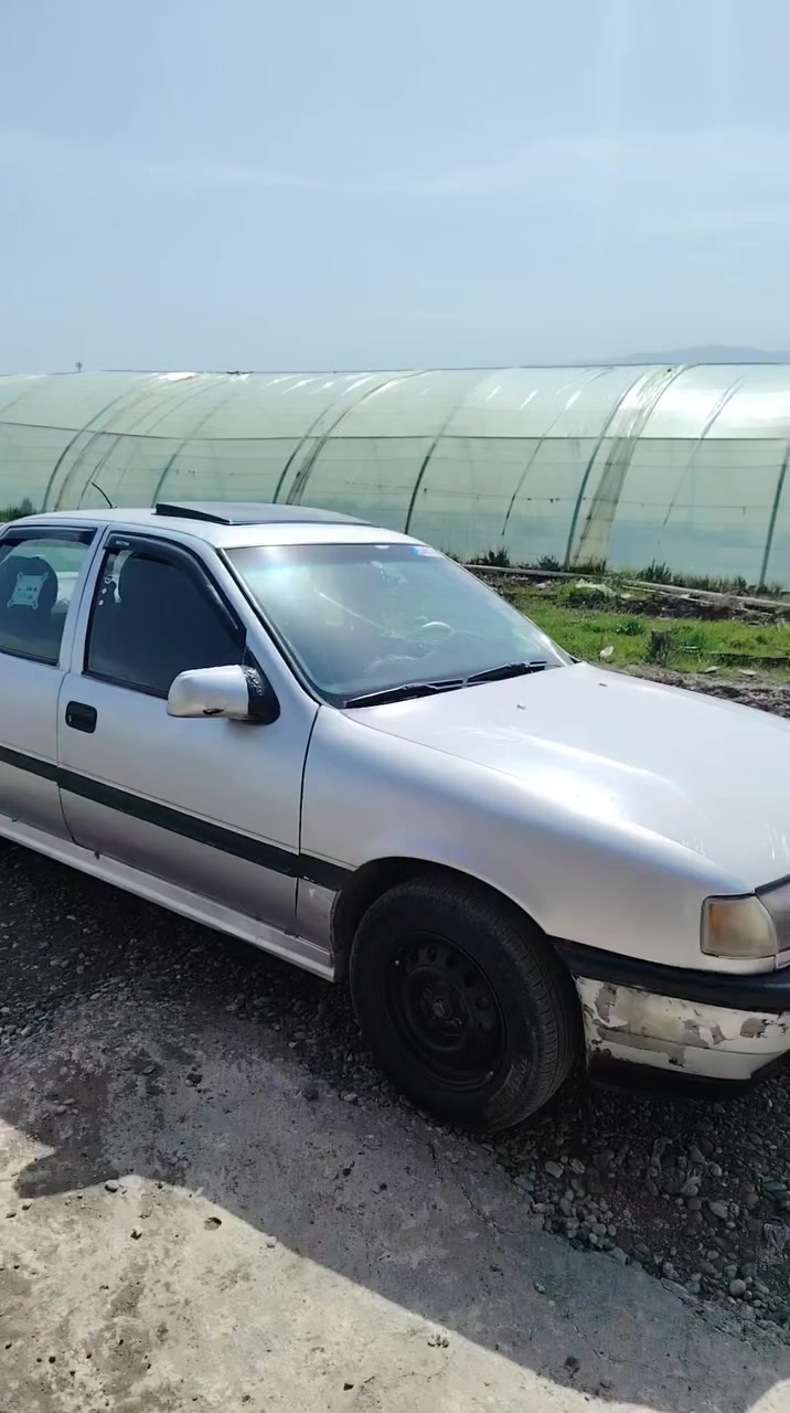 ئۆپڵ 1992مەکینە 16 بەشەرتی گێڕ و مەکینە  هەڵمی دەمیشی نیە کارەبای مەزبوت یەک دوسەو پەنجا مەسرەفی تیابوو بەبەلاش بیبە نرخی 15گەڵاو کەێک معامەلە 
***********
وەتسئاپ و ڤایبەریشی لەسەر
