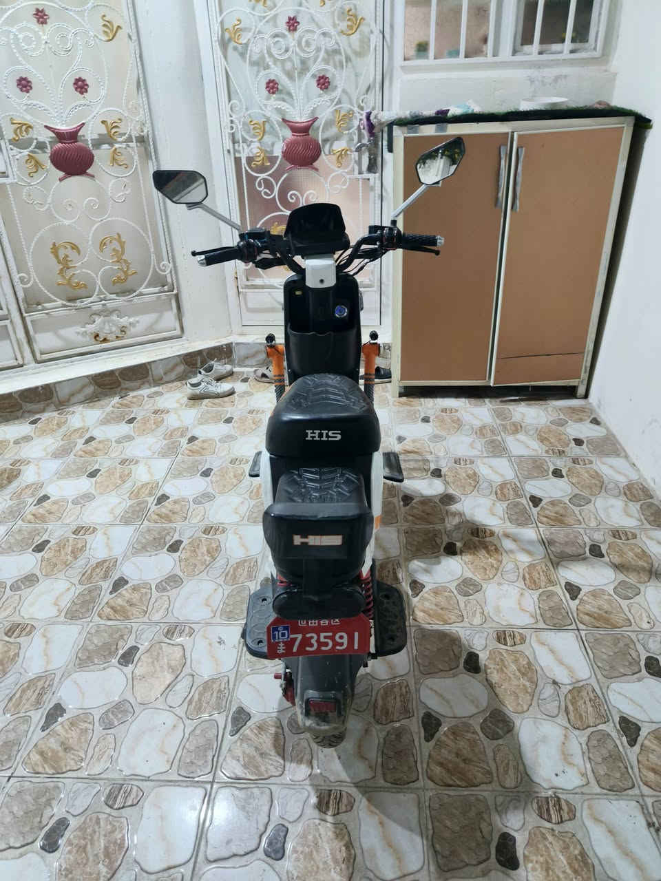 السلام عليكم دراجة شحن للبيع اخت الجديد السعر ٤٢٥ و بيهة مجال بسيط الشراي يتصل على الرقم *********** مكاني قرب جسر الشريف تحياتي للجميع
