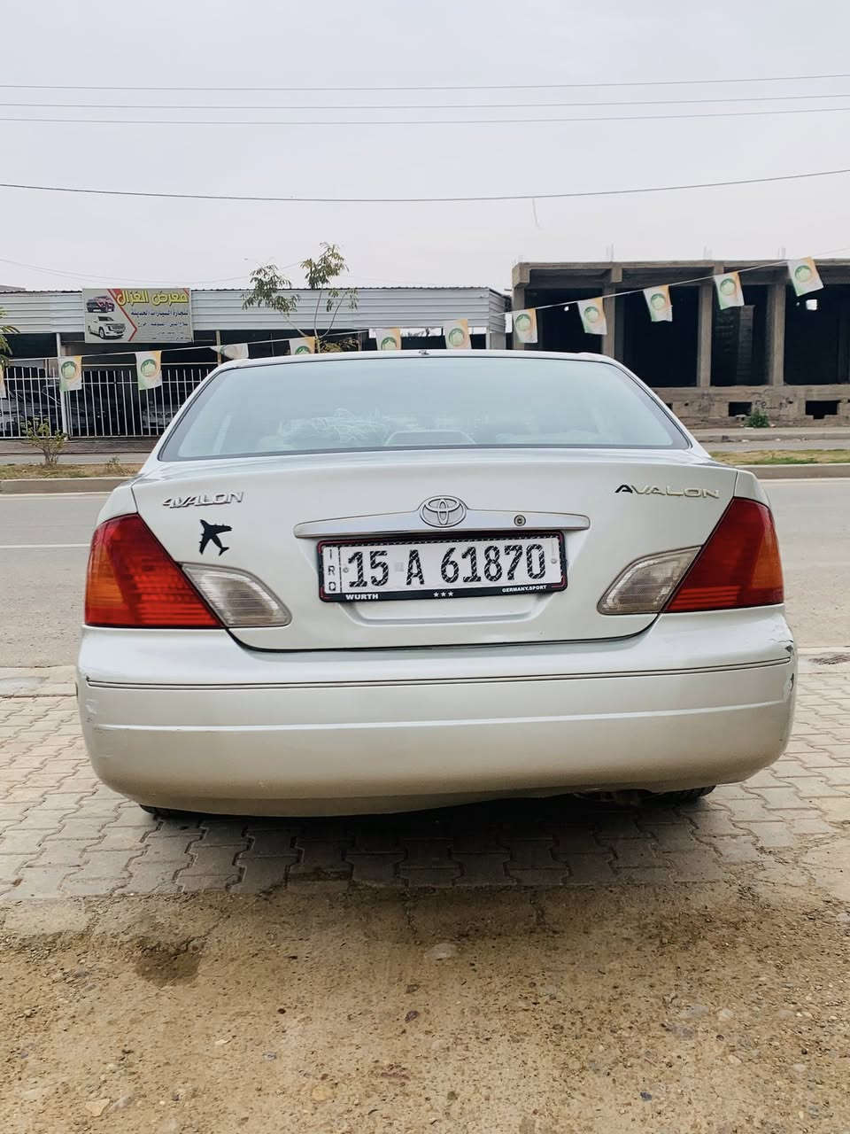 السلام عليكم ورحمة الله وبركاته افلون للبيع وارد أمريكي السياره خير من الله محرك وكير شرط فول مواصفات  صدر امامي خلفي لايت زنون مصبوغه حزام للجماليه بدون ضرر رقم أنبار السعر ٧٣ وبيها مجال رقم الهاتف ***********
