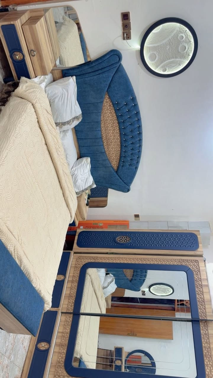 غرفه للبيع ب 600 وبيها مجال حك الجيه العنوان الراشديه رقم ***********
