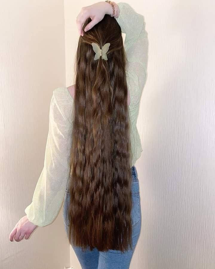 زيت الحيّة 🐍✨
إذا تعبتي من التساقط والتقصّف وبحثتي عن حل فعّال… زيت الحيّة هو سر الشعر الكثيف والطويل! 🌿
تركيبته الغنية تغذّي فروة الرأس بعمق، تنشّط البصيلات، وتساعد على تقوية الشعر من الجذور للأطراف.
يمنحك نعومة حريرية ولمعان صحي واضح من أول استعمال، ومع الاستمرار تلاحظين فرق بالكثافة والطول ✨
مناسب لكل أنواع الشعر، ويقلل الهيشان ويعالج الجفاف حتى يرجّع لشعرك حيويته الطبيعية.
دلّلي شعرك بعناية يستاهلها وخليه يلفت الأنظار بجماله وقوته 💚

#توصيل_كافة_المحافظات


**إذا كنت صاحب هذا الإعلان وتريد حذفه لأي سبب، رجاءا أرسل رسالة إلى الدعم الفني**