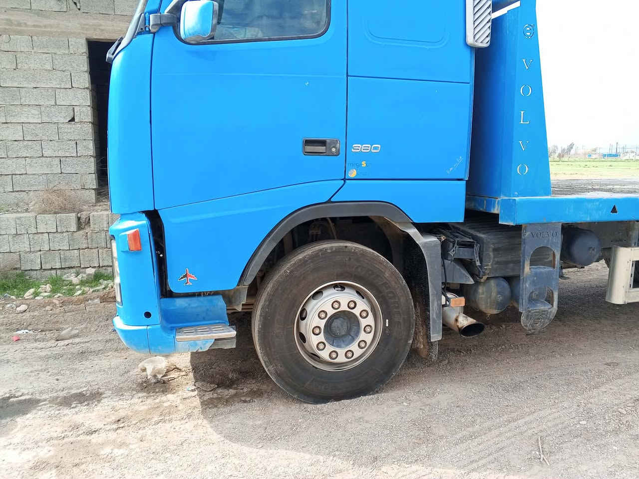 لبيع فلات فالفو مجموعه شفت 20180ربل محرك 380كيرتوماتيك موديل 2002رقم سنويه جديد سعر 305ورقه بي مجال ***********
