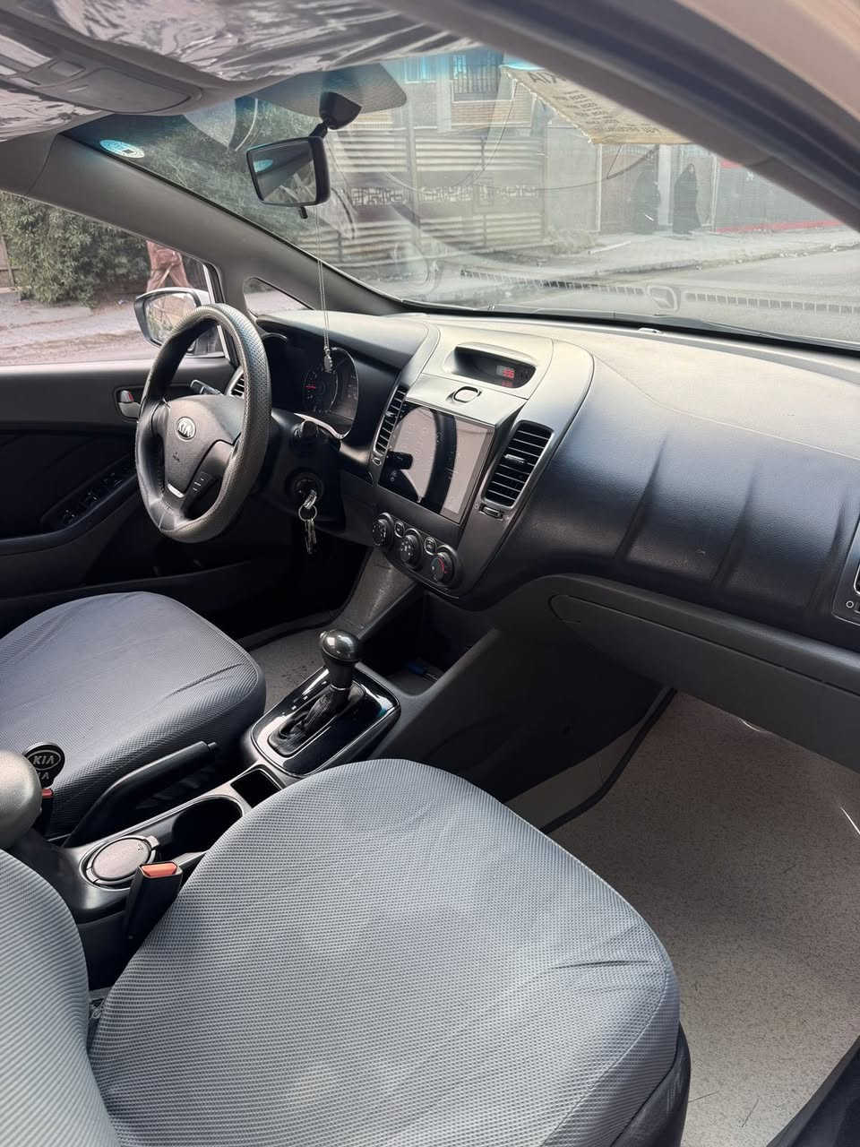 كيا سيراتو 2017
ماشية 160الف كيلو متر
السيارة جاهزة من جميع النواحي 
الرقم اربيل بسمي 
موقع السيارة بغداد للاستفسار اكثر الاتصال على الرقم ***********
