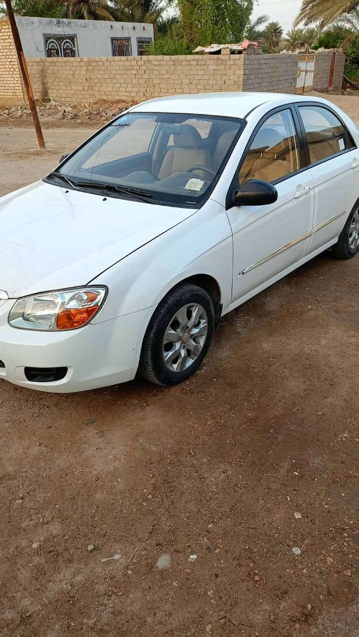 سلام عليكم سياره سيراتو مديل 2008 سياره نضيفه بيه صبغ جاملغ خلفي يم قبق البانزين وبيه باب سايق بارد قليل وشبر بل بنيد بارد والباقي كفاله عامه سعر 90 وبيه مجال مكان بابل كفل الاتصال على الرقم ***********
