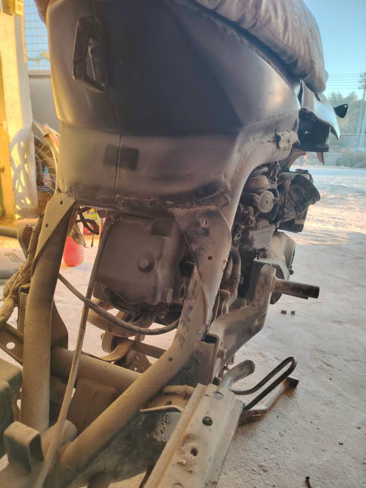 سلام عليكم شباب من رخصة مدير الكروب ساسوكي ياباني دراجة  متروكة مكينة شغالة بس ماتشحن دراجة ابيع هل الموجود كوم حديد ب 175 وبيهة مجال قليل مكاني نجف كوفة ناحية العباسية دراجة سابقن  شغالة بس نتركت  وحالين تشتغل بس ماتشحن شباب ابيع هل الموجود لاتجي تكلي شبية مابيهة تحمل وتروح  كفراتهة موجودة  شراي يتفضل خاص اول يتصل *********** وتوفيق لجميع
