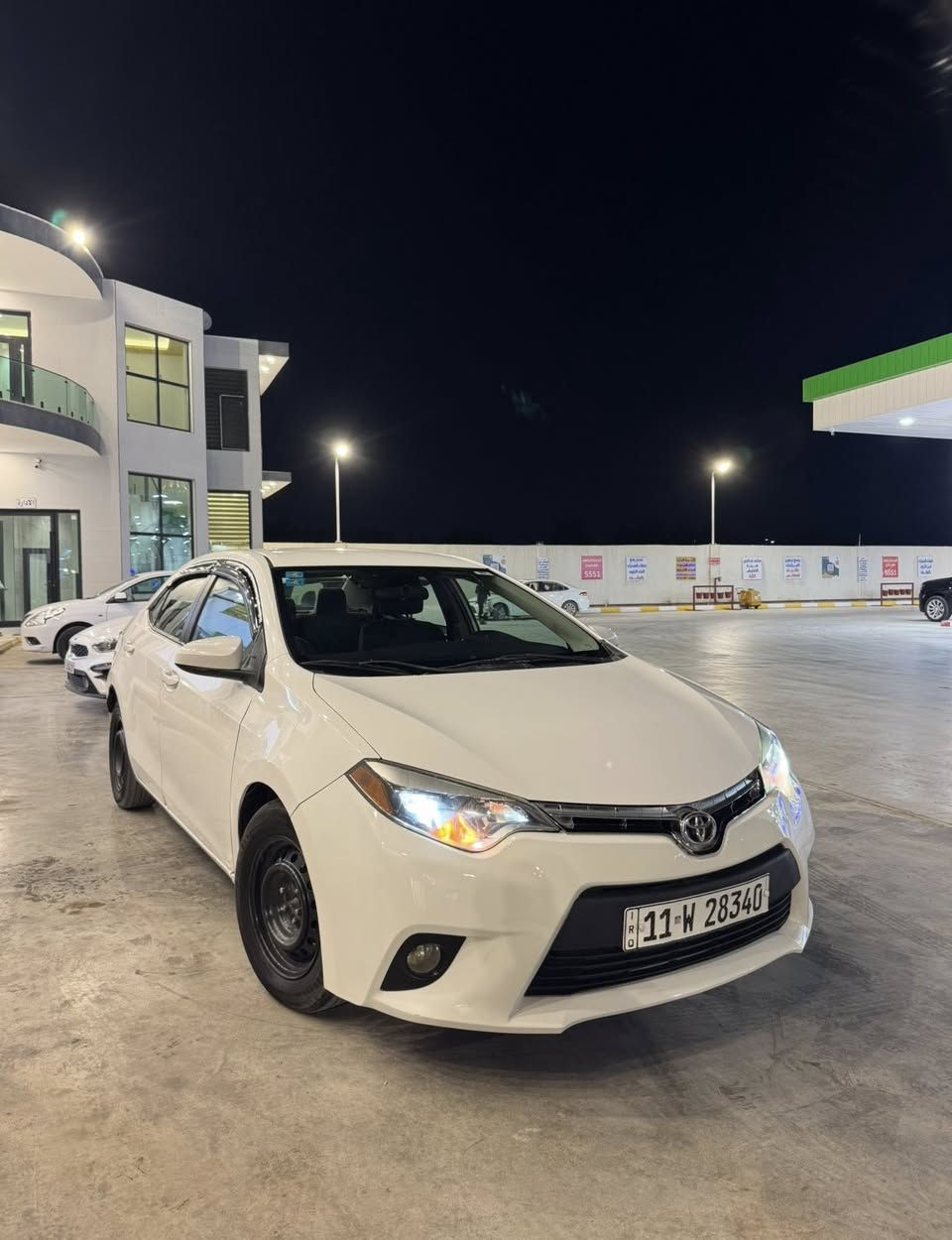 السلام عليكم كورلا 2014 le للبيع
وارد امريكي
(((كير قطره AT))) المرغوب قليل بهذا الشكل
 المسافة المقطوعة: [155 الف ميل]وقابل للزيادة 

الصدر كله جديد + دسكات وفلنجات جدد
تخم تاير جديد 

الحادث 
جاملغ خلفي وقبغ جنطه 
((بيه صبغ الجاملغات الخلفيه. وقبغ الجنطه مبدل ومصبوغ))
يعني 3 قطع صبغ فقط سونار موجود (السيارة بدون دواخل)

السيارة نضيفة جدا وممتعوبه مال بيت ومحافضين عليه 

 السعر: [119$] ومجال بسيط جداً 
 للاتصال: [***********]
العنوان: بغداد حي الخضراء
