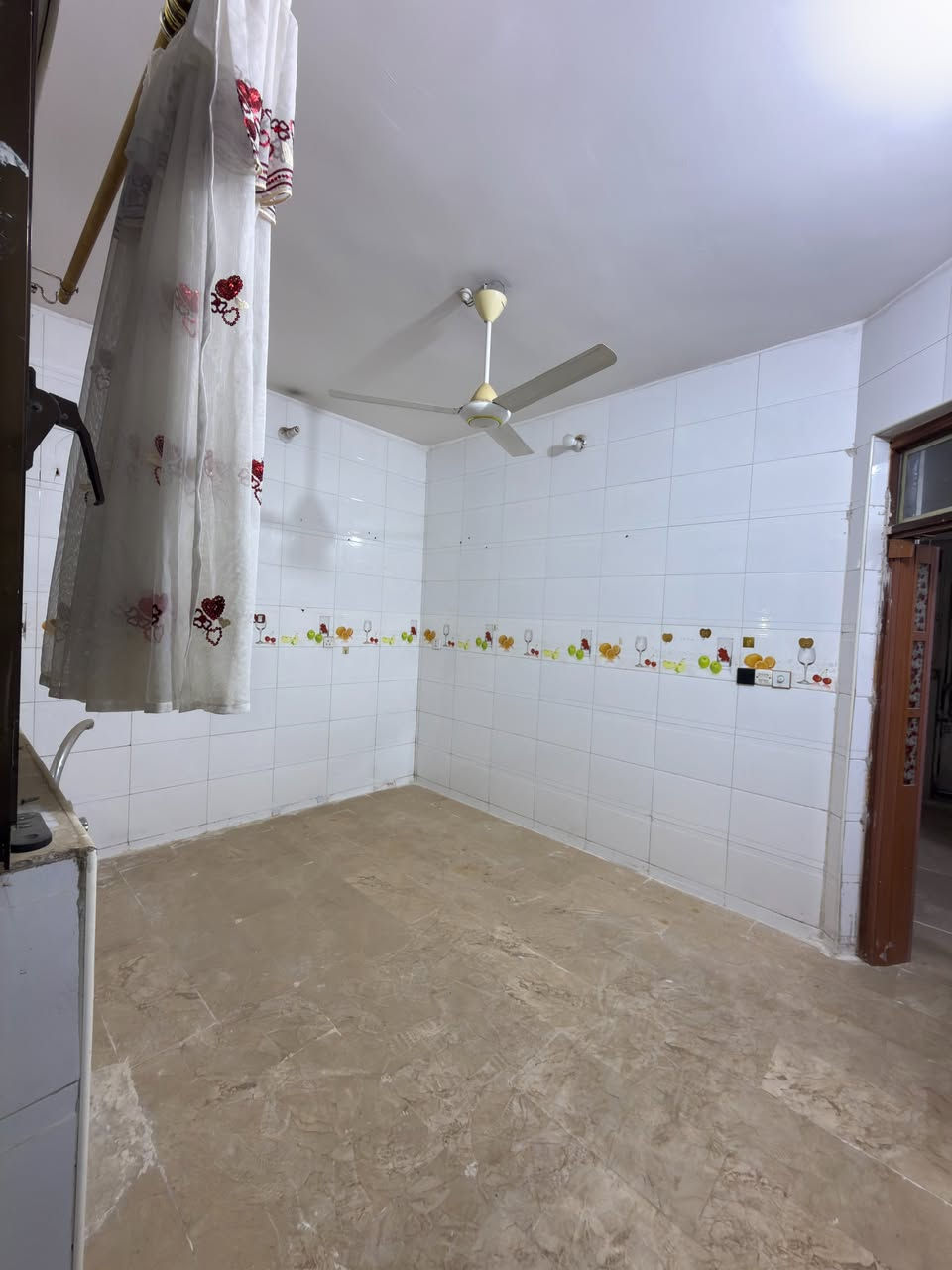 دار للأيجار في حي الجزائر قرب الشارع العام مساحة 100م طابق واحد/غرفة/صالة/استقبال/مطبخ/2مجمع صحي
الأيجار 400
مراجعة مكتب القسيم


**إذا كنت صاحب هذا الإعلان وتريد حذفه لأي سبب، رجاءا أرسل رسالة إلى الدعم الفني**