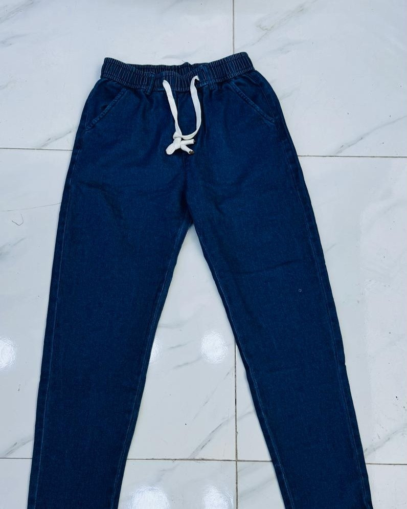 وصل حديثاً – بنطلونات جينز مريحة وعصرية 🔥
👖 موديل شبابي ستايل جديد
✔️ خامة ممتازة ومريحة
✔️ خصر مطاطي + رباط (مريح بالحركة)
✔️ متوفر بعدة ألوان (غامق – فاتح – أسود)
🎯 مناسب للطلعات اليومية والعمل
💯 جودة عالية وسعر مناسب
🚚 تجهيز باقي المحافظات متوفر


**إذا كنت صاحب هذا الإعلان وتريد حذفه لأي سبب، رجاءا أرسل رسالة إلى الدعم الفني**