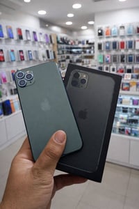 ايفون11بروماكس ذاكره256 شرق اوسط الجهاز بلادي جديد كلش قطعه تخبل  بطار...