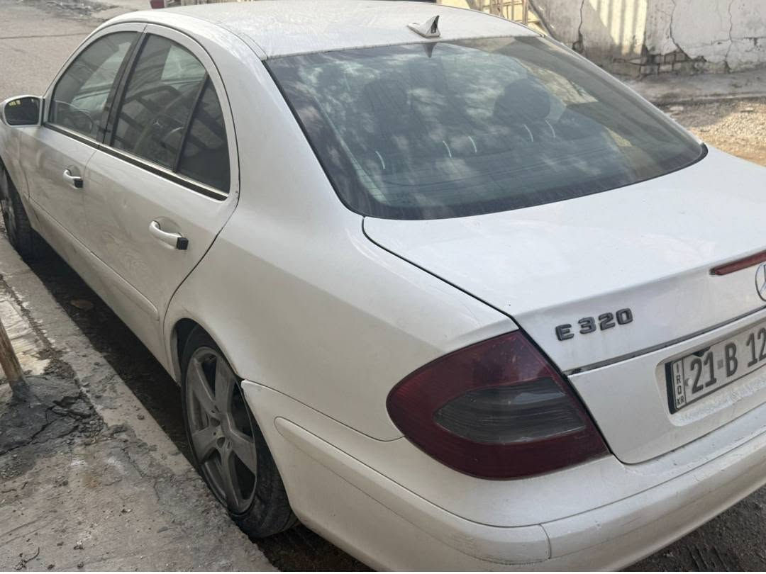 مارسدس ٢١١  كير محرك ياباني رقم سليمانيه باسمي  مكان السياره بغداد الامين *********** السعر ٧٥
