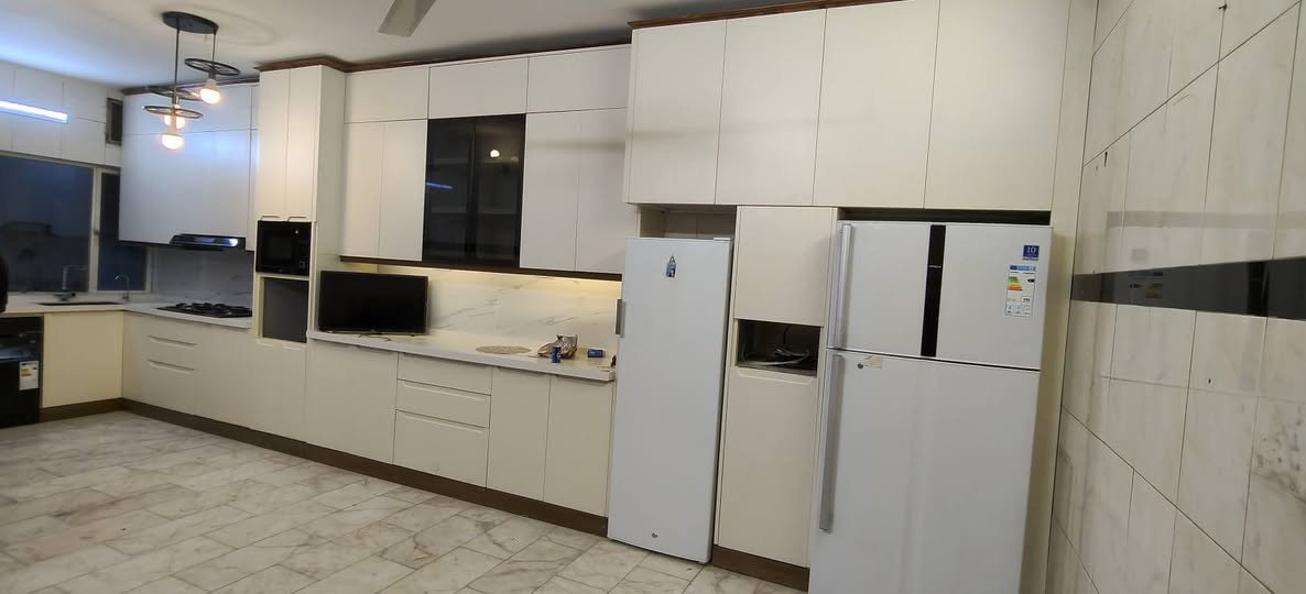 السلام عليكم
كادر جميع انواع الالمنيوم 

ابواب شبابيك محجرات كاونترات سكايلاي 

***********

***********
