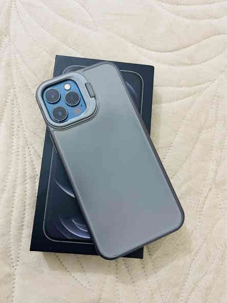 سعره 500 وبي مجال ايفون 12 برو ماكس ذاكره 256 بطارية 82 نضافة 100/99 جهاز مبي اي عطل ولا مبدل اي شي بي فقط الجهاز امريكي وكارتونه ويا ومطابق وكله شغال وين ما يعجبك تفحص افحص الشراي يتصل *********** عمارة
