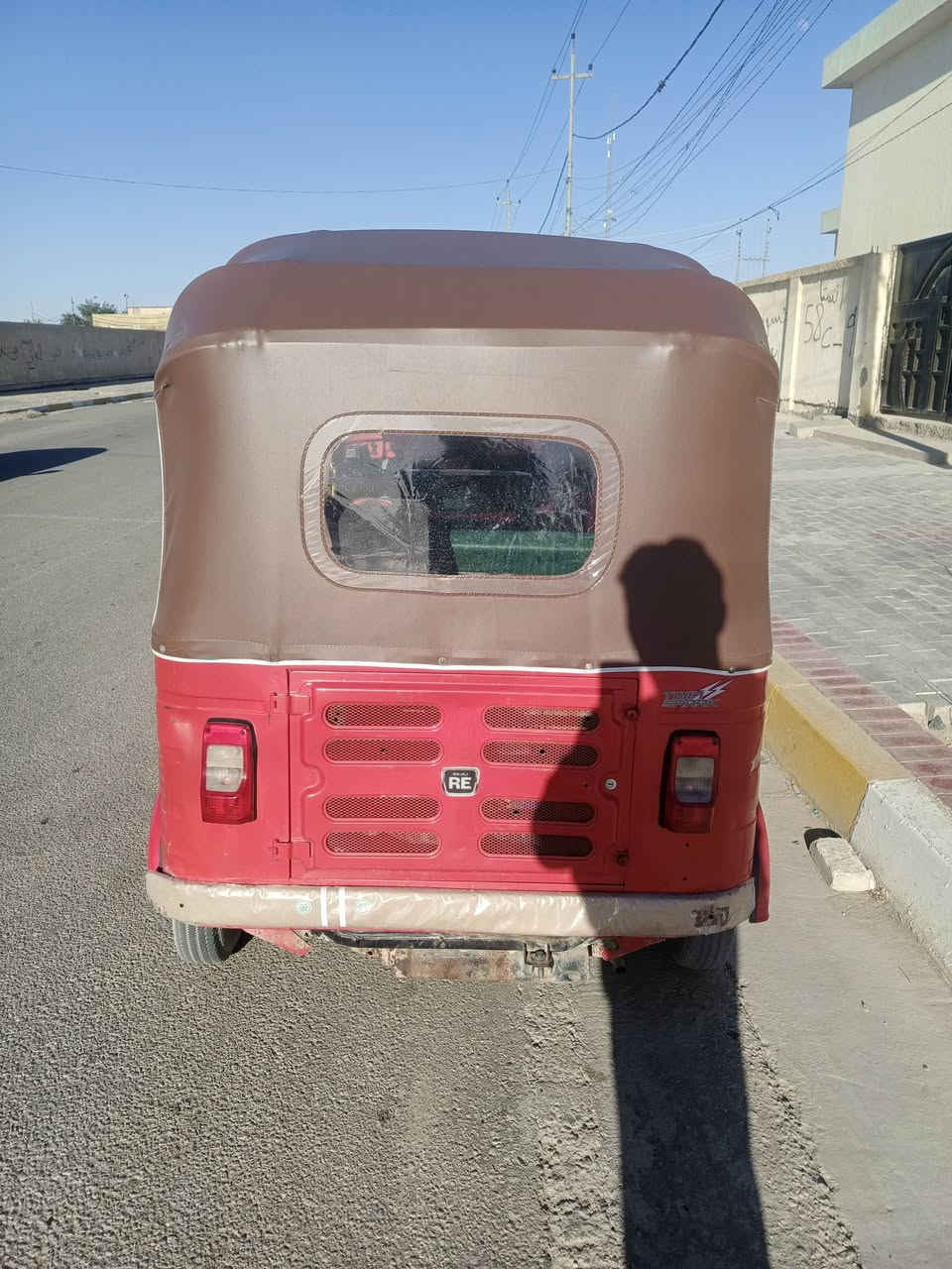 سلام عليكم تكتك للبيع موديل 2018 مكينه 20 اوراق مكفوله كفاله عامه مكاني كربلاء امن داخلي مكلف بلنشر ***********
