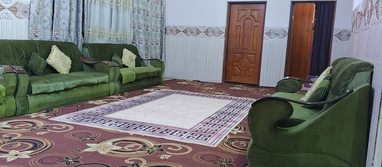 بيت للبيع
موقع تجاري  شارع المعاره ع شارع العام طريق الزوار ركن بناء حديث بناء طابوك كونكريت  المساحه 375 طابو زراعي طابقين طابق الثاني مكامل بس سكف
استقبال 8×4
هول 6×4
صاله 9×6
غرف عدد 2  5×4
مطبخ 6×4
طابق ثاني نضام سويت
مناور داير البيت
حديقه 100 متر بيه محل 
مكان راقي وتجاري للاستفسار ***********
***********
